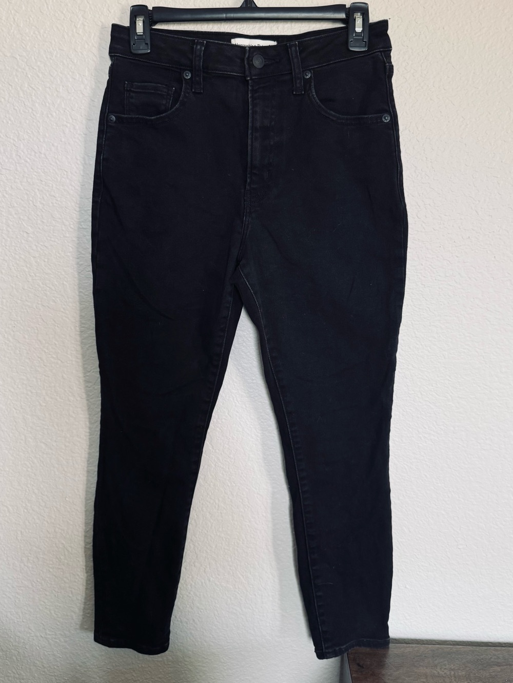 Abercrombie & Fitch Super Skinny Ankle High Rise Black Denim Cropped Jeans 6